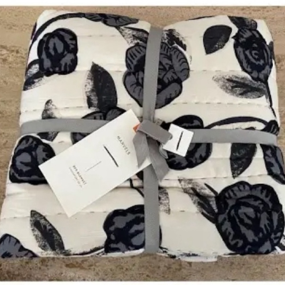 ANTHROPOLOGIE Marina Marvelle Patchwork Bed Quilt